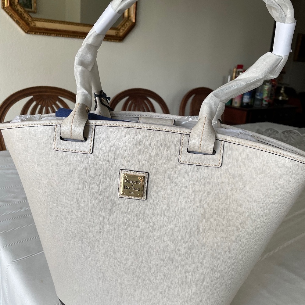 New Dooney & Bourke leather handbag